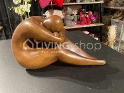 Cosy & Trendy Beeld vrouw zittende sculptuur