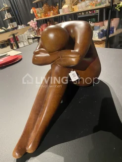 Cosy & Trendy Beeld vrouw zittende sculptuur