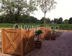 Castle-Line Bloempot teak met kruisen 50x50x50CM