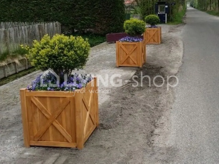 Castle-Line Bloempot teak met kruisen 50x50x50CM