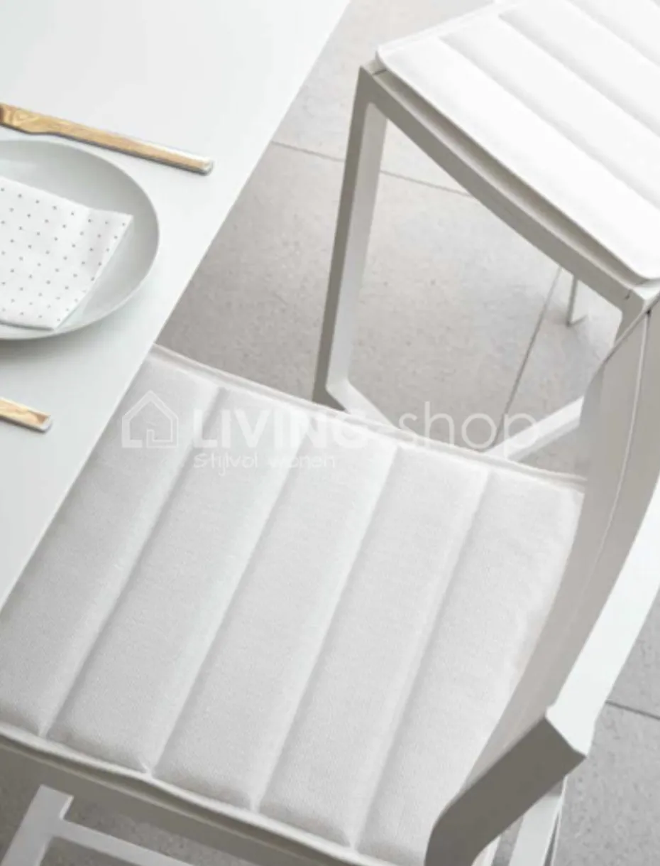 Diphano Metris armchair Lava