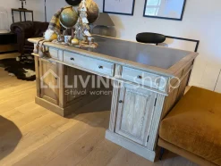 Eiken bureau met lederen inleg in landelijke stijl