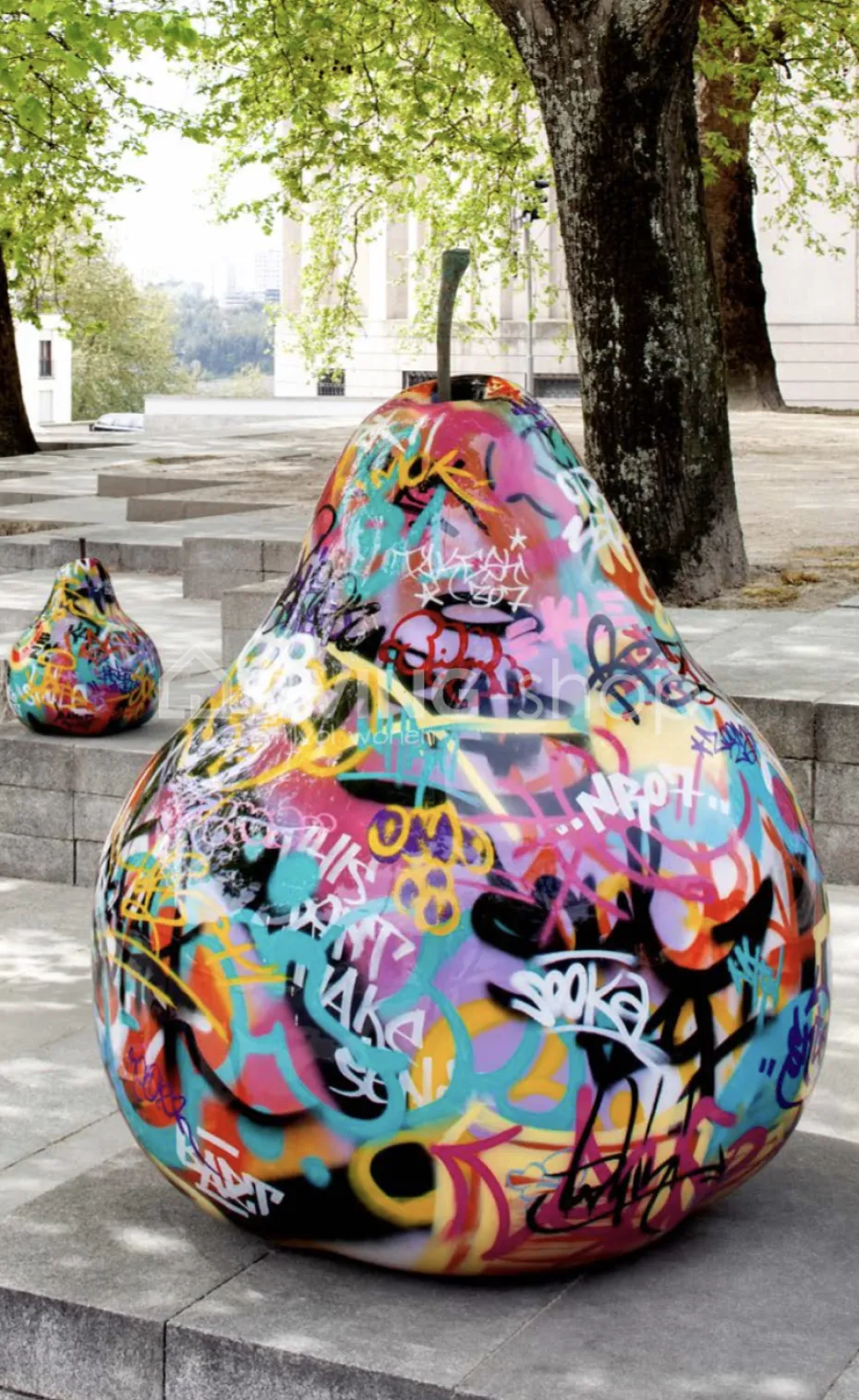 BULL&STEIN Graffiti appel outdoor 59x59cm H46cm 20kg