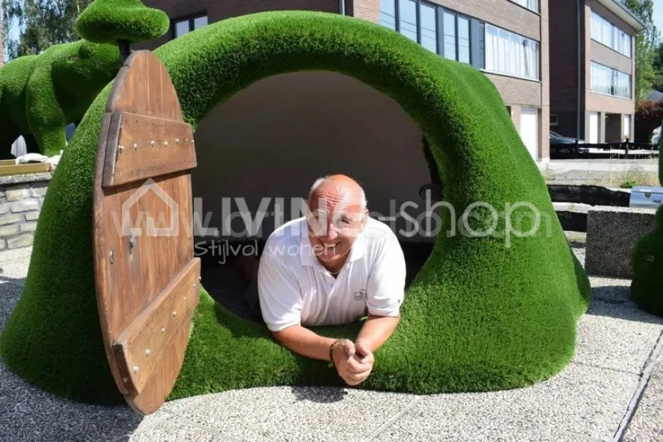 Kunstgras huisje hobbit hill house