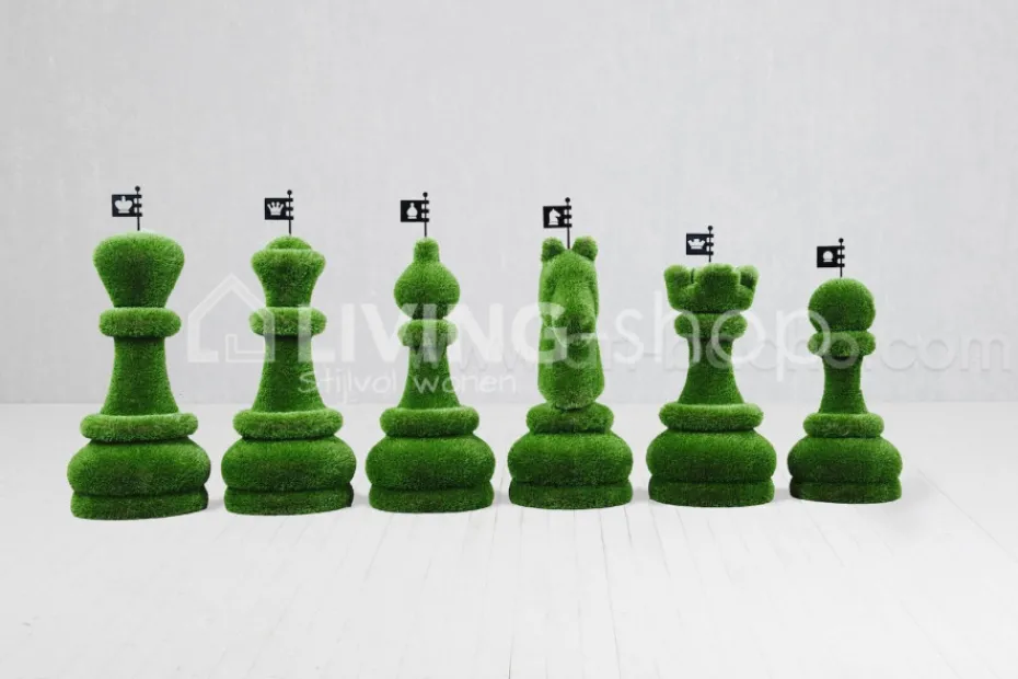 Schaakstukken tuinbeelden kunstgras