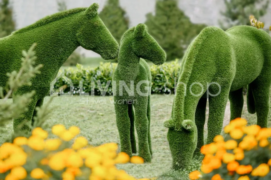 Tuinbeelden 3 paardenbeelden